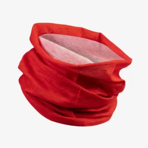 اسکارف دکتلون رنگ قرمز مناسب برای جلوگیری از گردو غبار و آفتاب