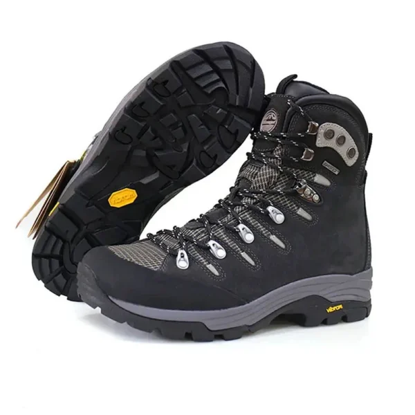 کفش کوهنوردی اسنوهاک مدل هوراز مناسب برای کوهنوردی و طبیعت گردی